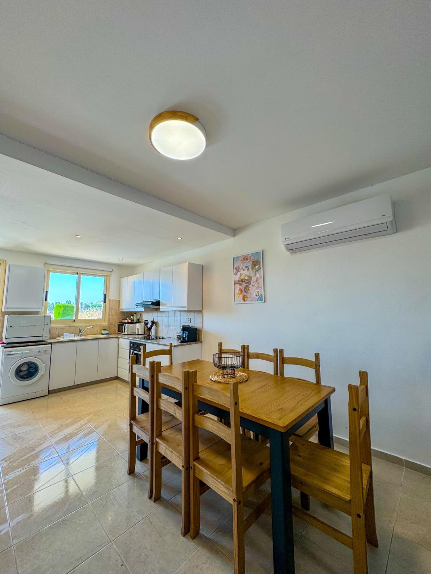 Appartement Royal-Seacrest Oasis, Pool-Side à Paphos Extérieur photo
