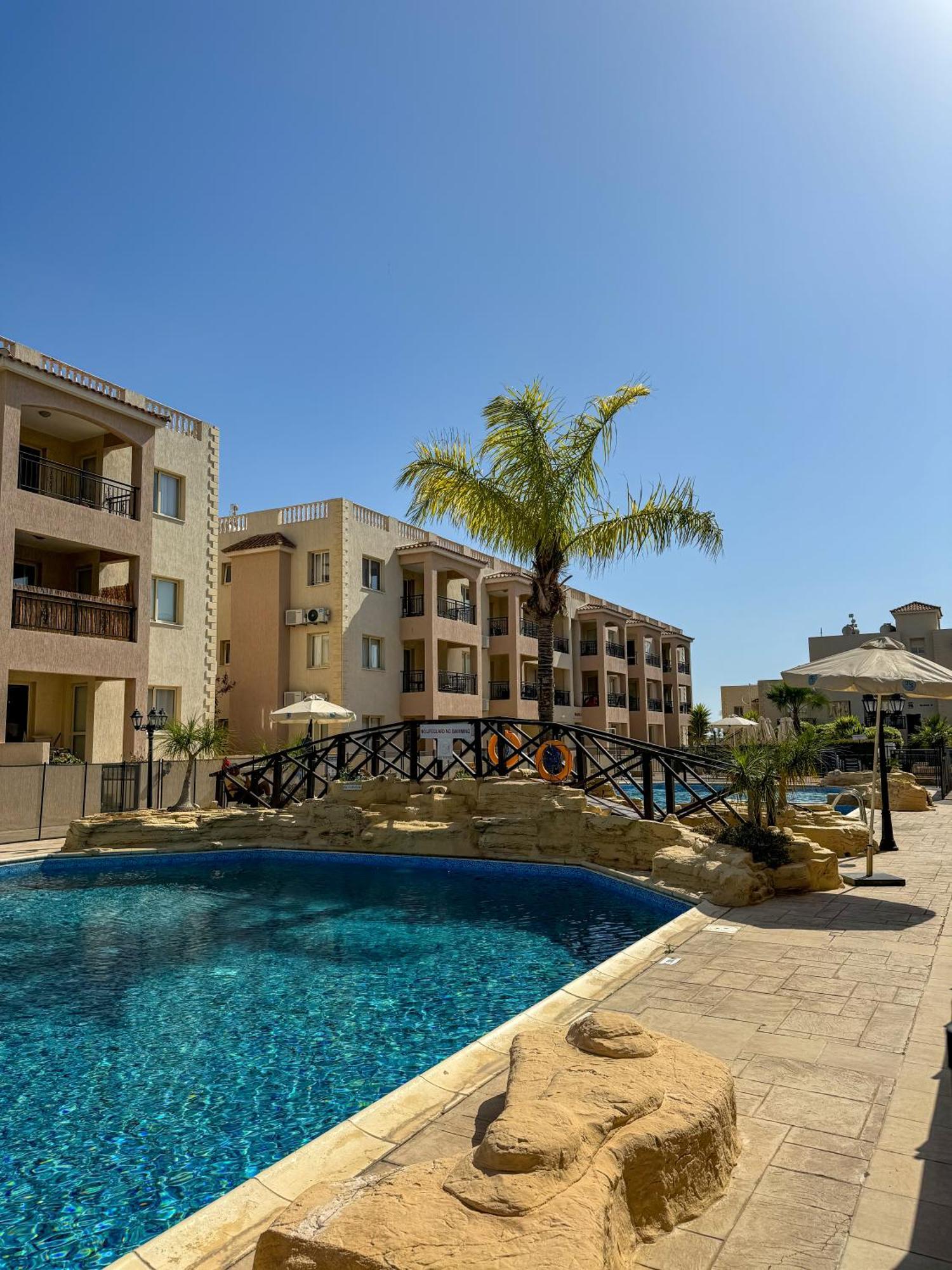 Appartement Royal-Seacrest Oasis, Pool-Side à Paphos Extérieur photo